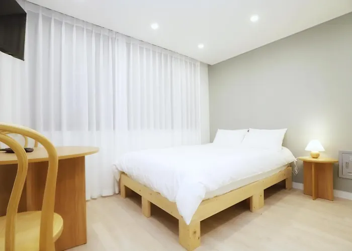 Aparthotel Dada House 3*