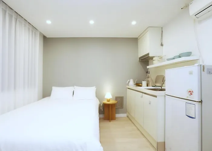 Dada House 3*